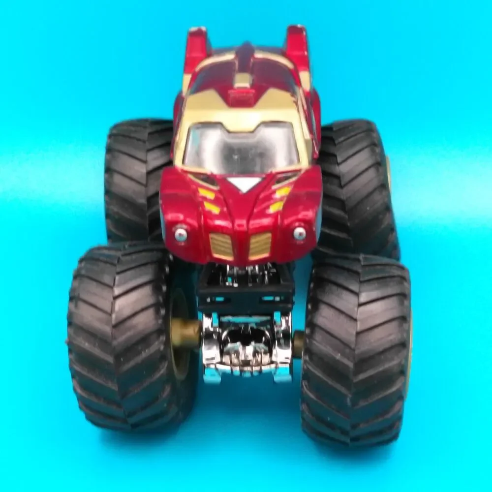Iron Man Marvel Hot Wheels  Monster Jam Truck 1:64 Stark Industries